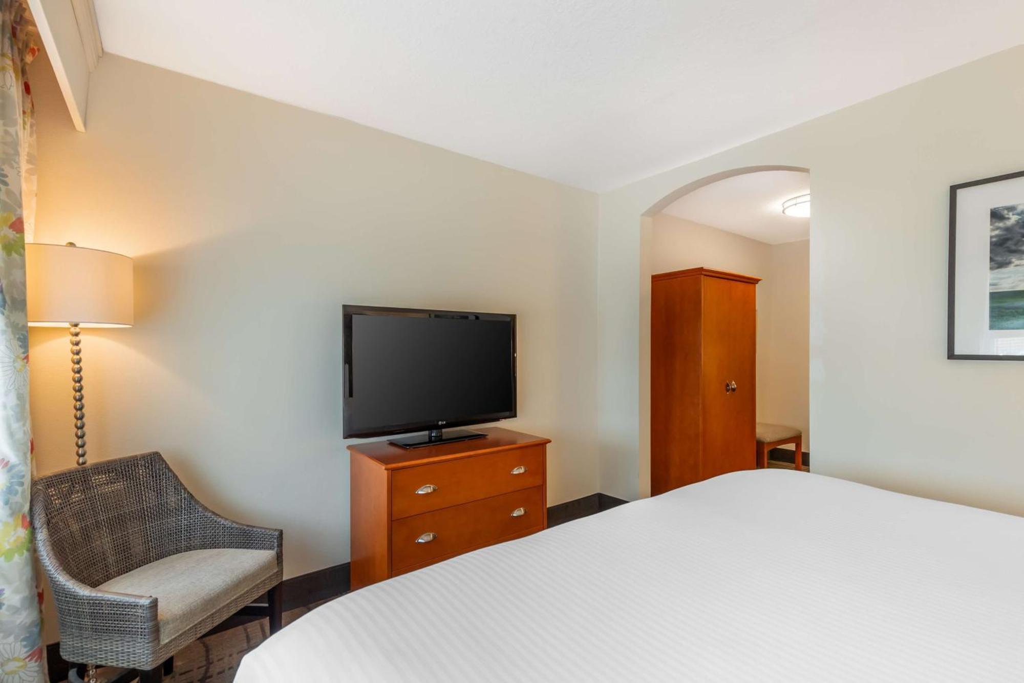 Best Western Plus University Park Inn & Suites Ames Extérieur photo