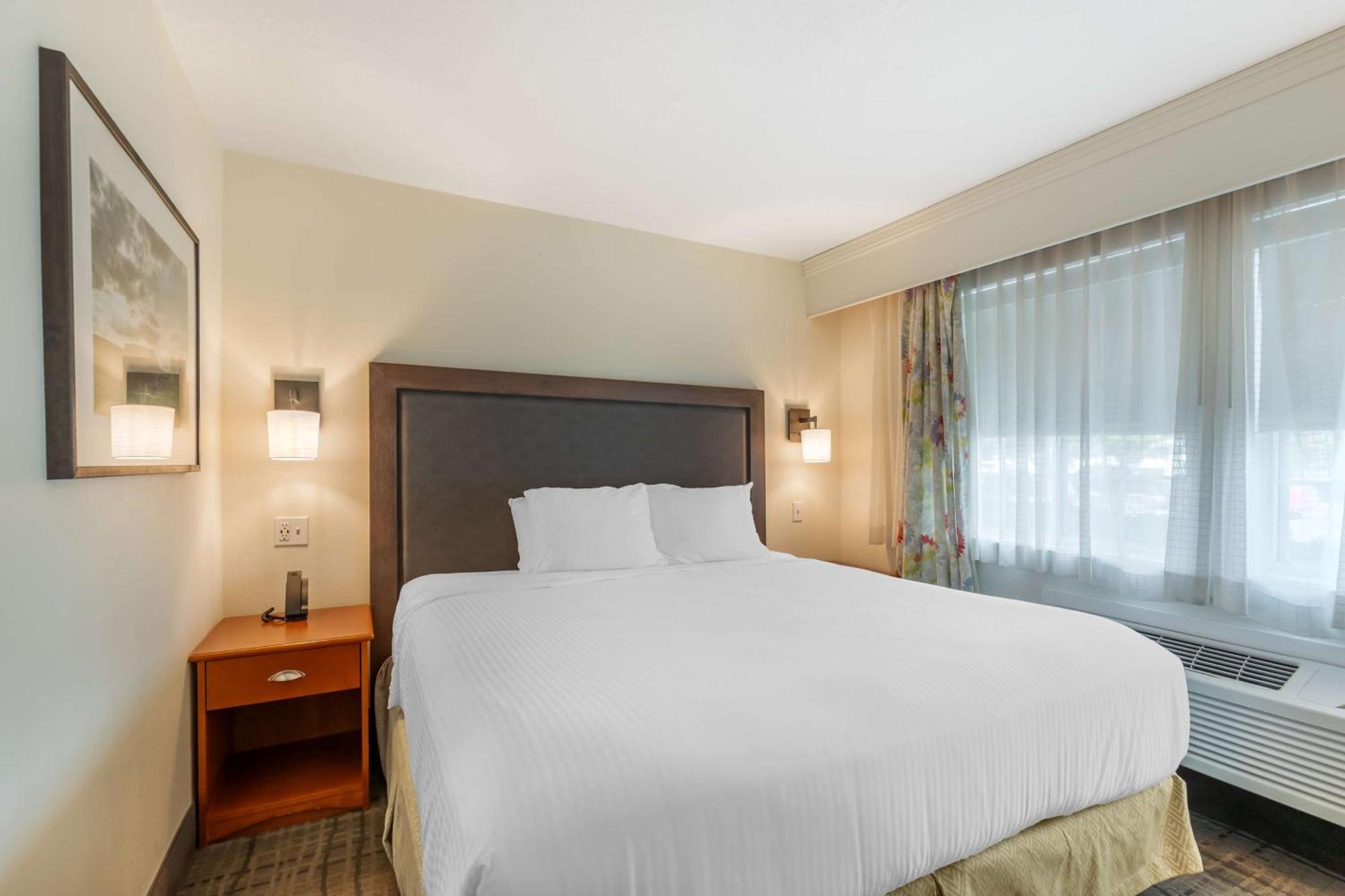 Best Western Plus University Park Inn & Suites Ames Extérieur photo