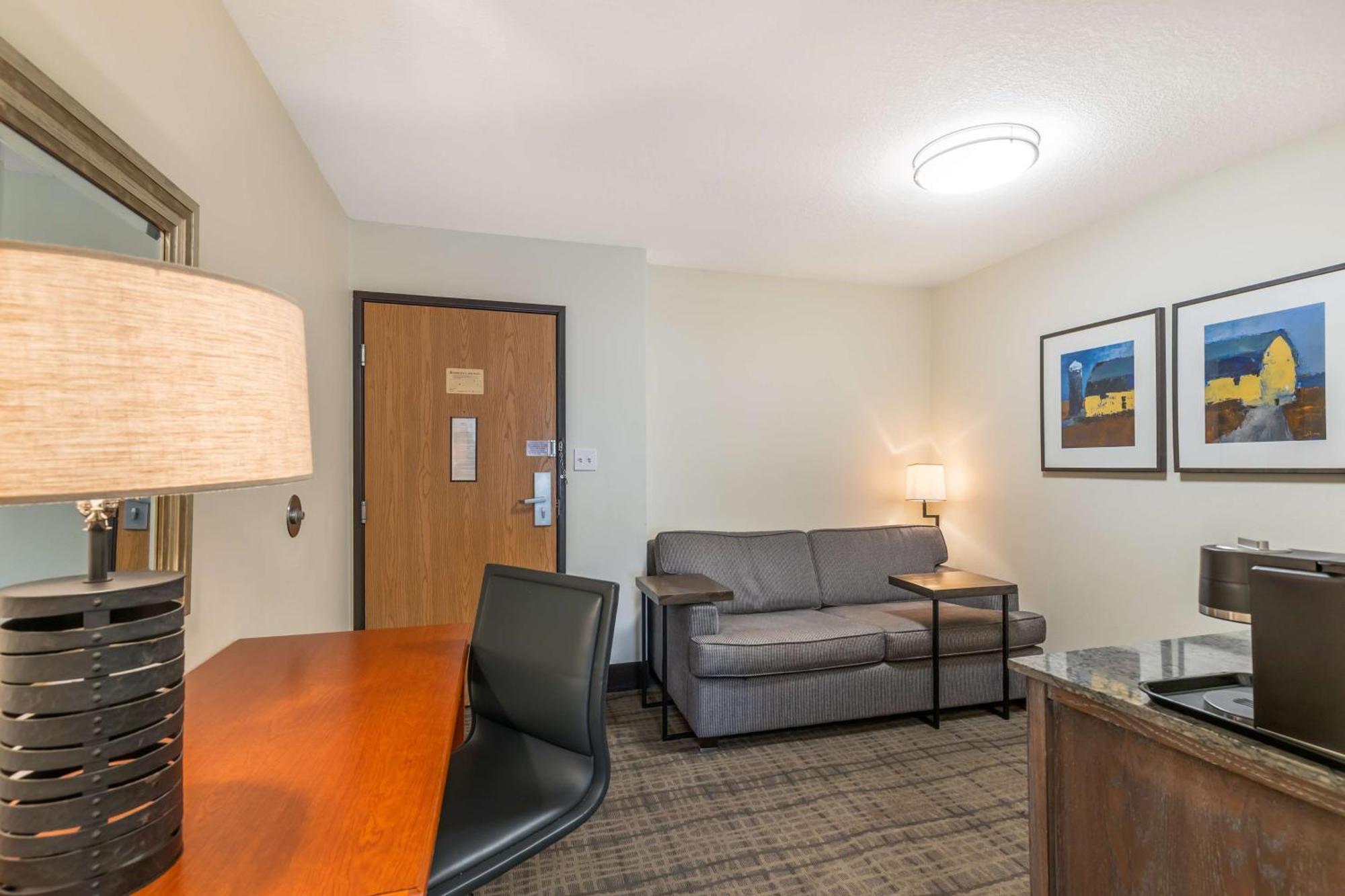 Best Western Plus University Park Inn & Suites Ames Extérieur photo