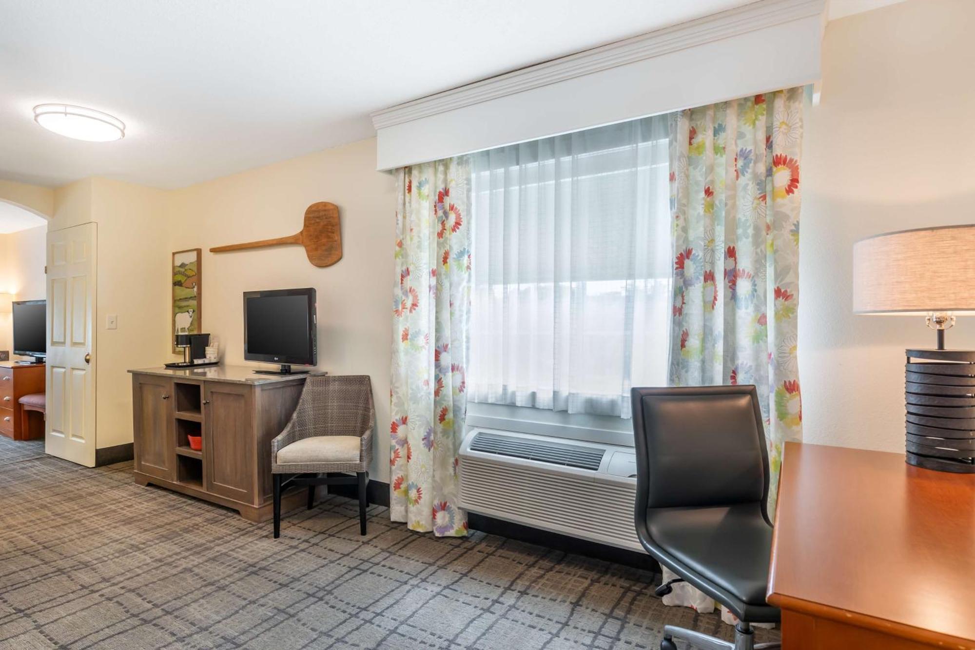 Best Western Plus University Park Inn & Suites Ames Extérieur photo