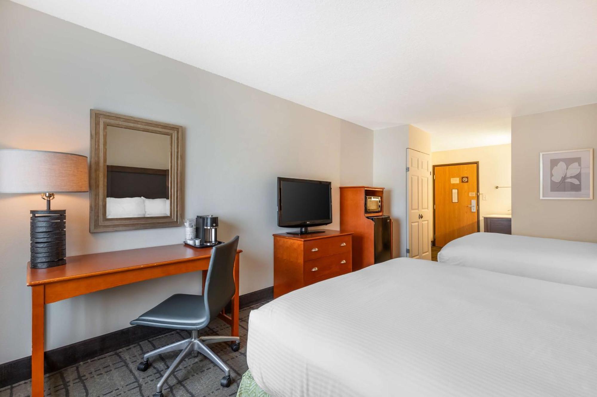 Best Western Plus University Park Inn & Suites Ames Extérieur photo