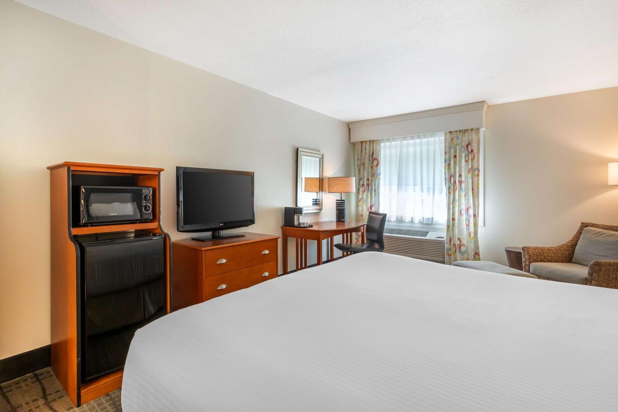 Best Western Plus University Park Inn & Suites Ames Extérieur photo
