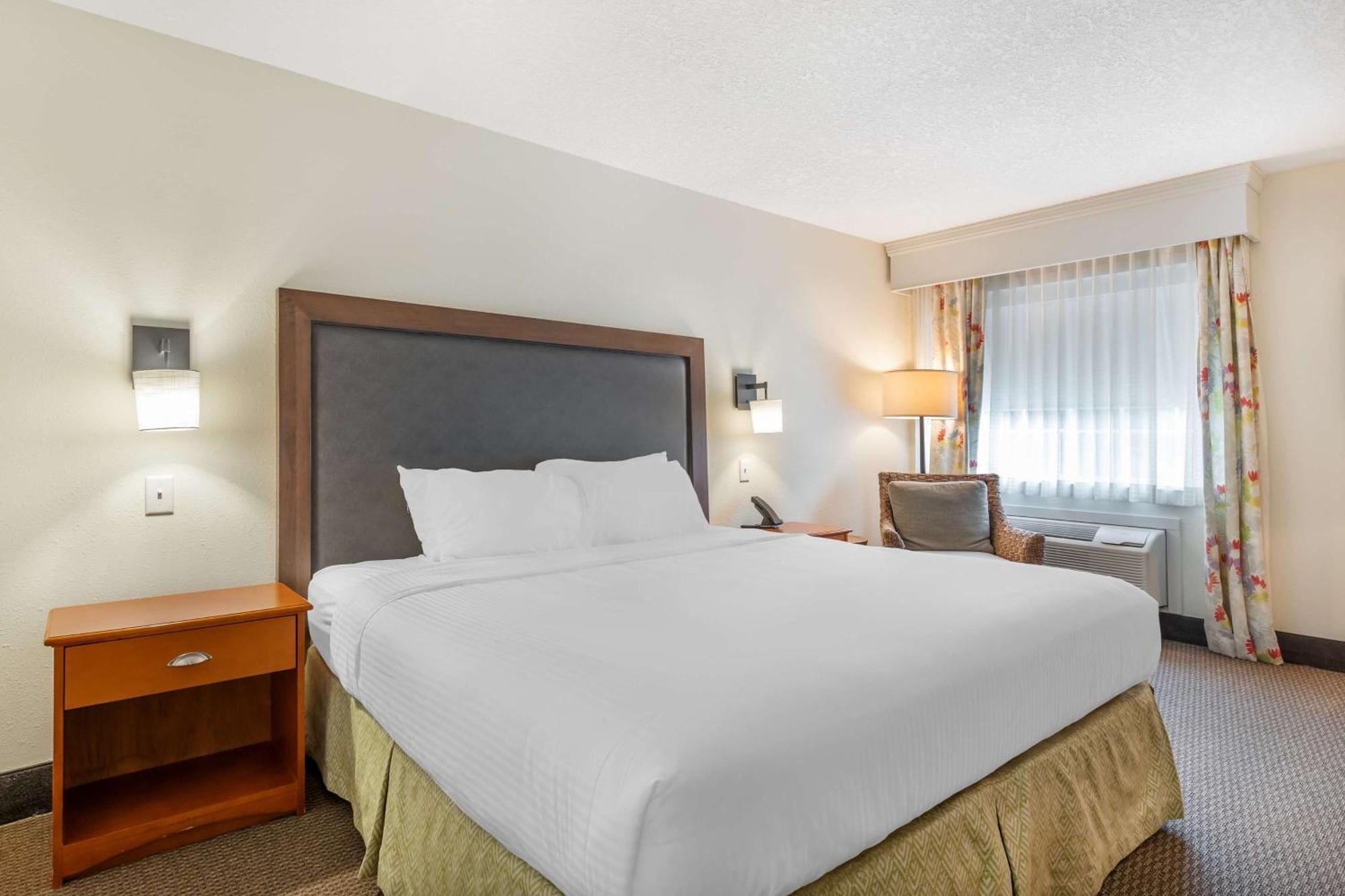 Best Western Plus University Park Inn & Suites Ames Extérieur photo