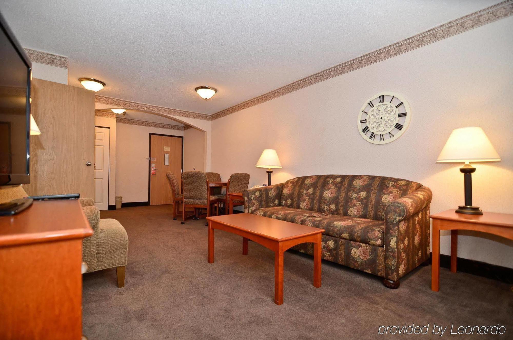 Best Western Plus University Park Inn & Suites Ames Extérieur photo