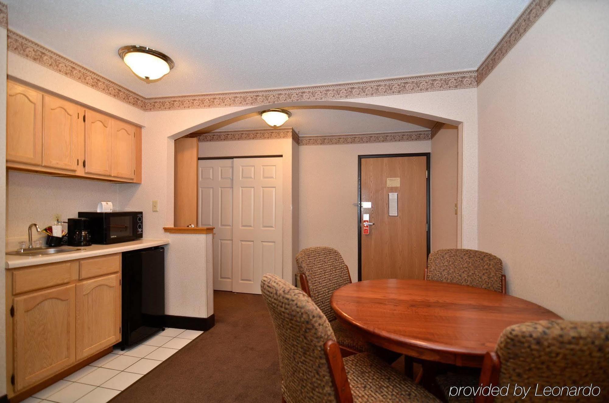 Best Western Plus University Park Inn & Suites Ames Extérieur photo