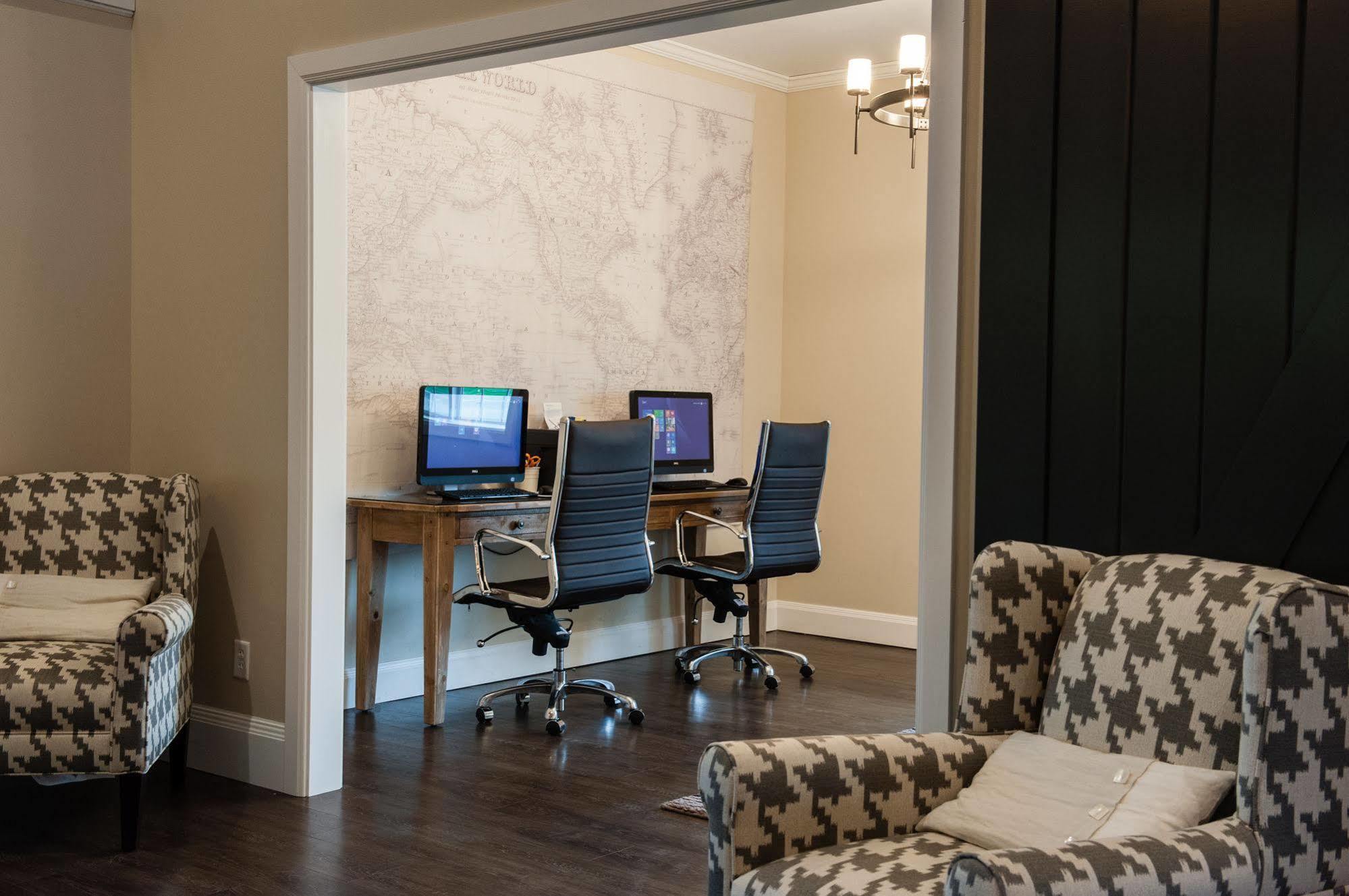 Best Western Plus University Park Inn & Suites Ames Extérieur photo