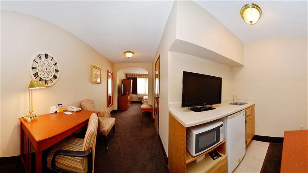 Best Western Plus University Park Inn & Suites Ames Extérieur photo