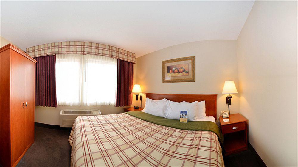 Best Western Plus University Park Inn & Suites Ames Extérieur photo